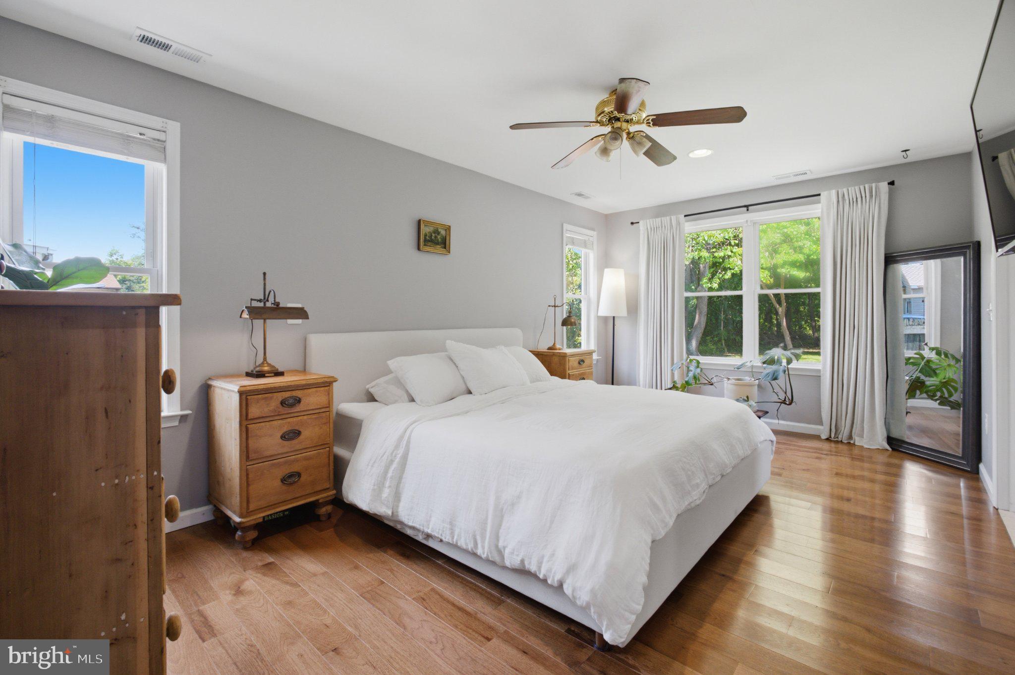 5650 Deale Churchton Road Churchton, MD 20733 - Photo 17 of 31 Serene bedroom with natural light.