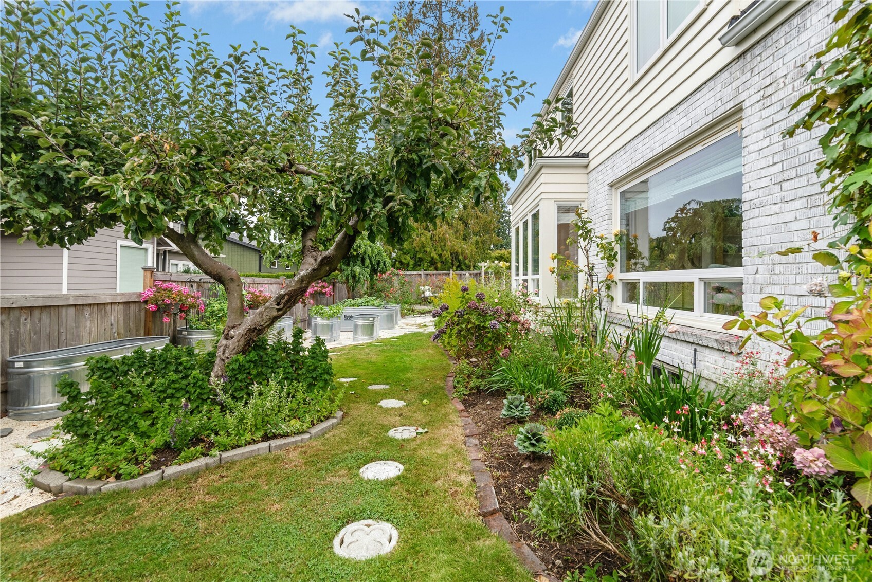 4806 Seahurst Avenue Everett, WA 98203 - Photo 34 of 40