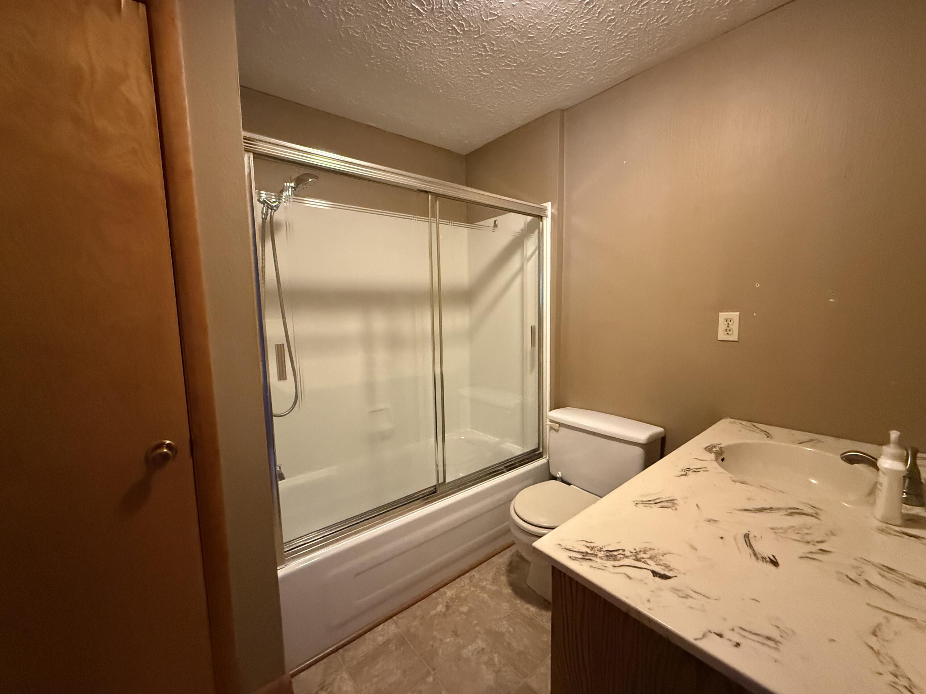 1010 Crockett Road Russell Springs, KY 42642 - Photo 23 of 34 Guest bathroom