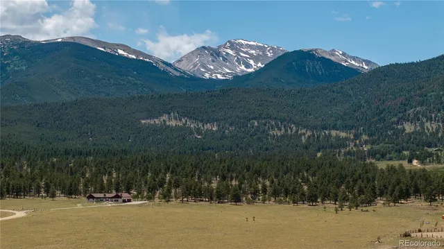 a view of a tennis court