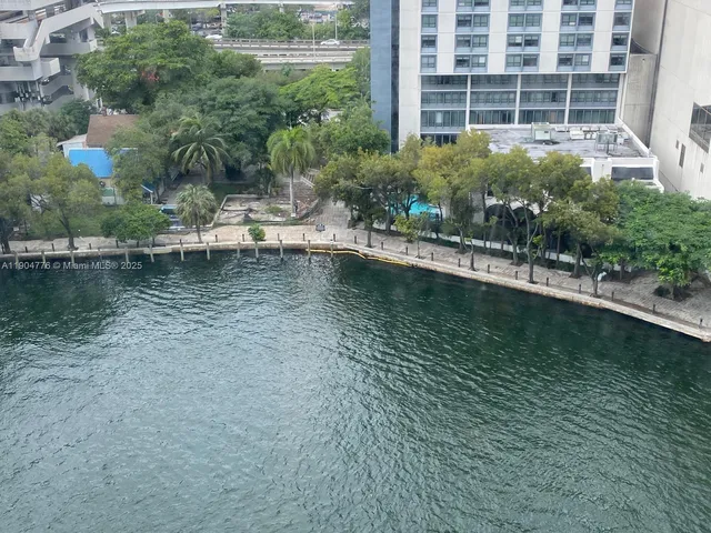 $4,500 | 31 Southeast 5th Street, Unit 1402, Miami, FL 33131