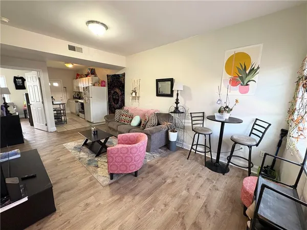 $950 | 1010 1st Avenue, Unit C, Coraopolis, PA 15108