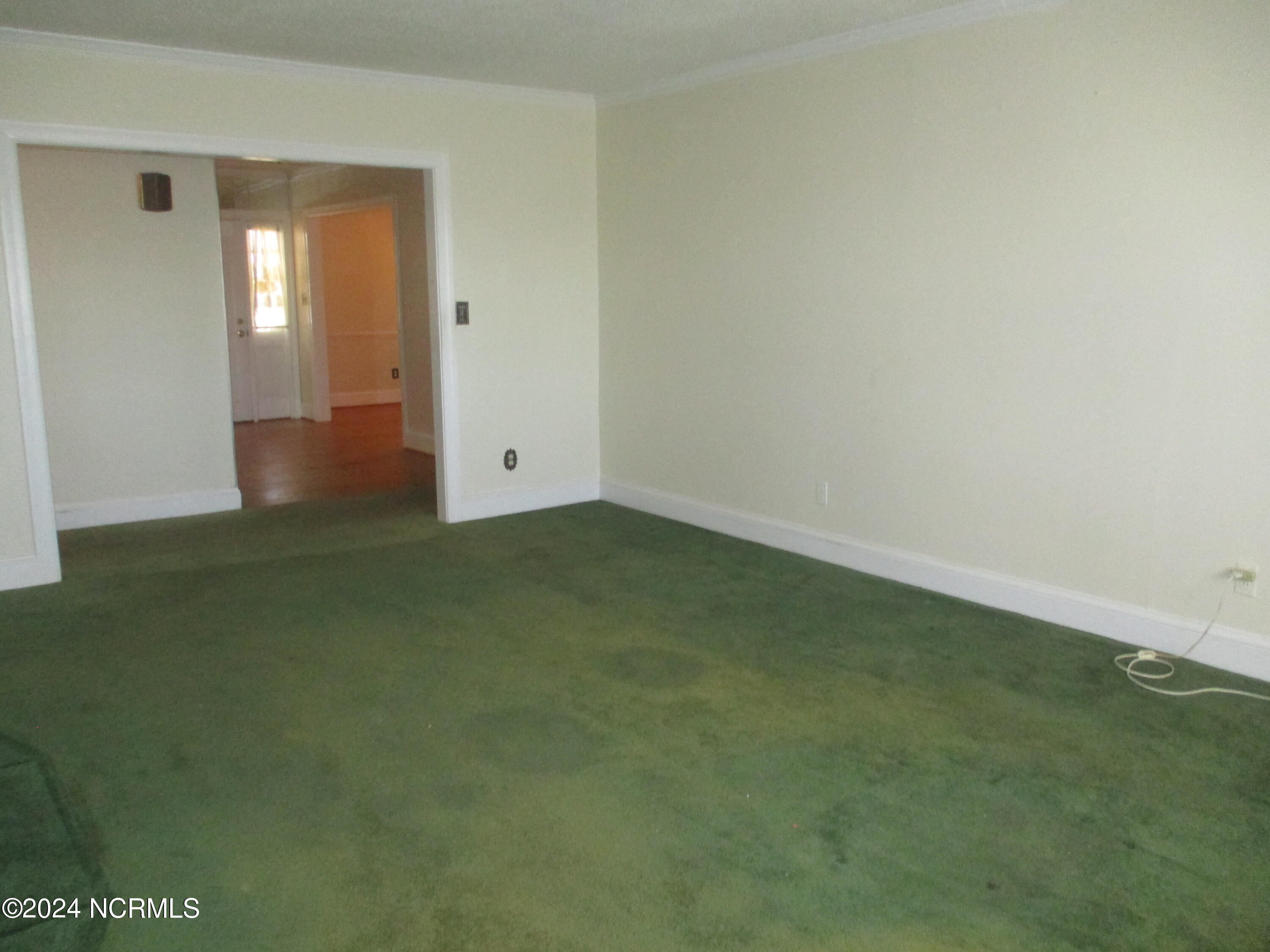 1708 Hardee Road Kinston, NC 28504 - Photo 4 of 34 Living Room