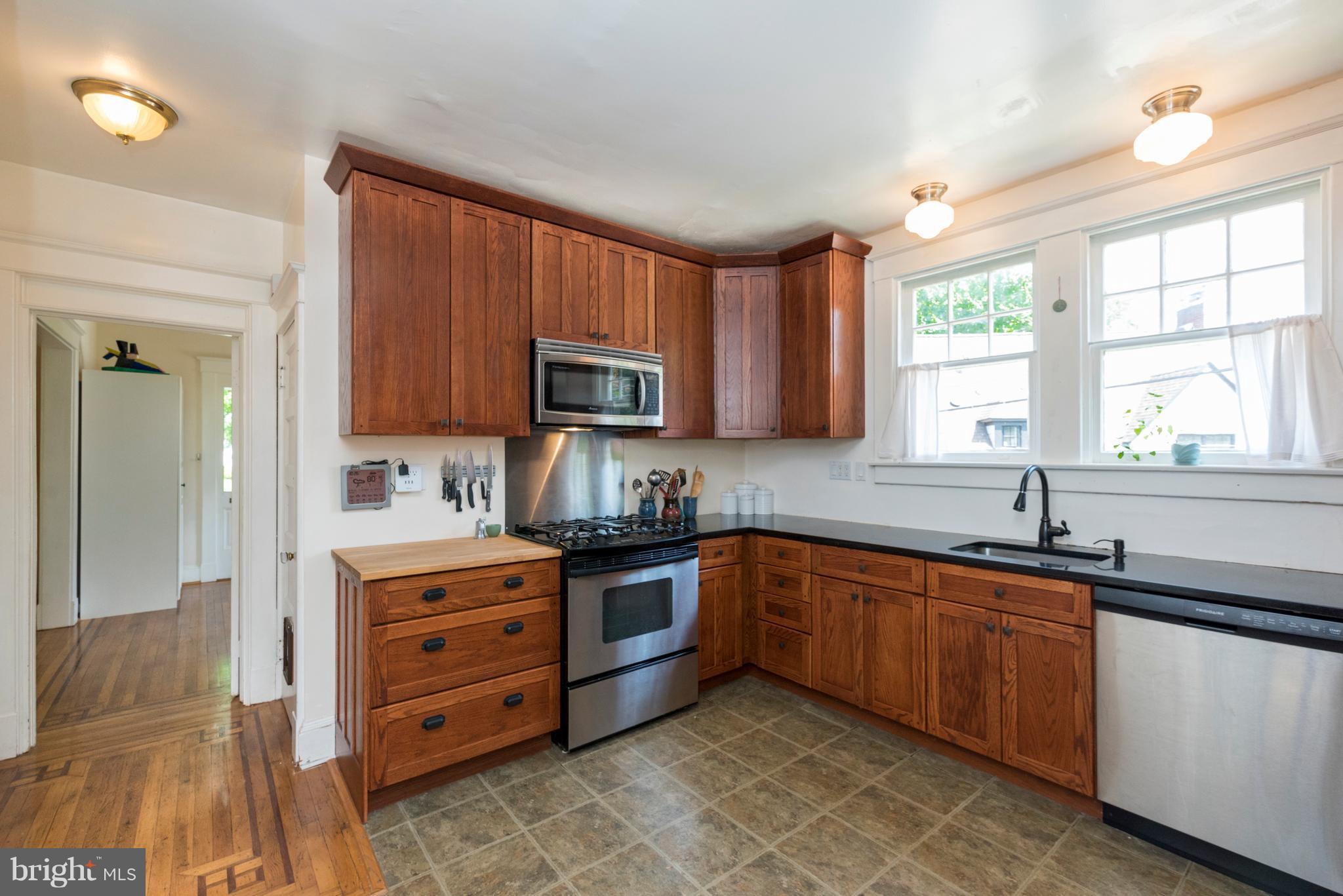 5733 Ridgedale Road Baltimore, MD 21209 - Photo 19 of 30 Kitchen