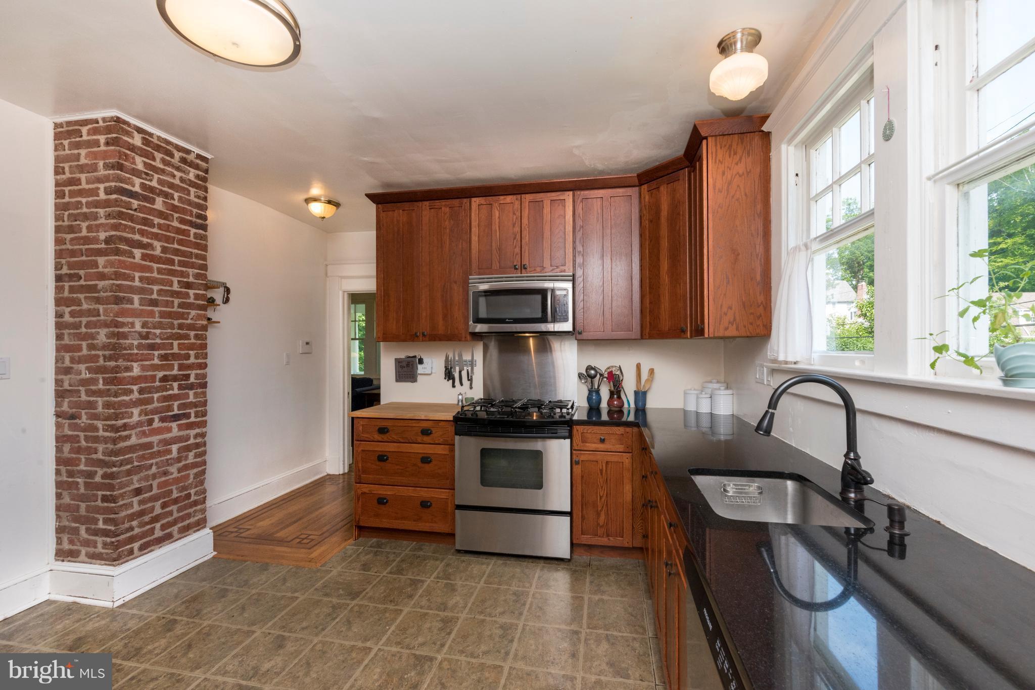 5733 Ridgedale Road Baltimore, MD 21209 - Photo 20 of 30 Kitchen