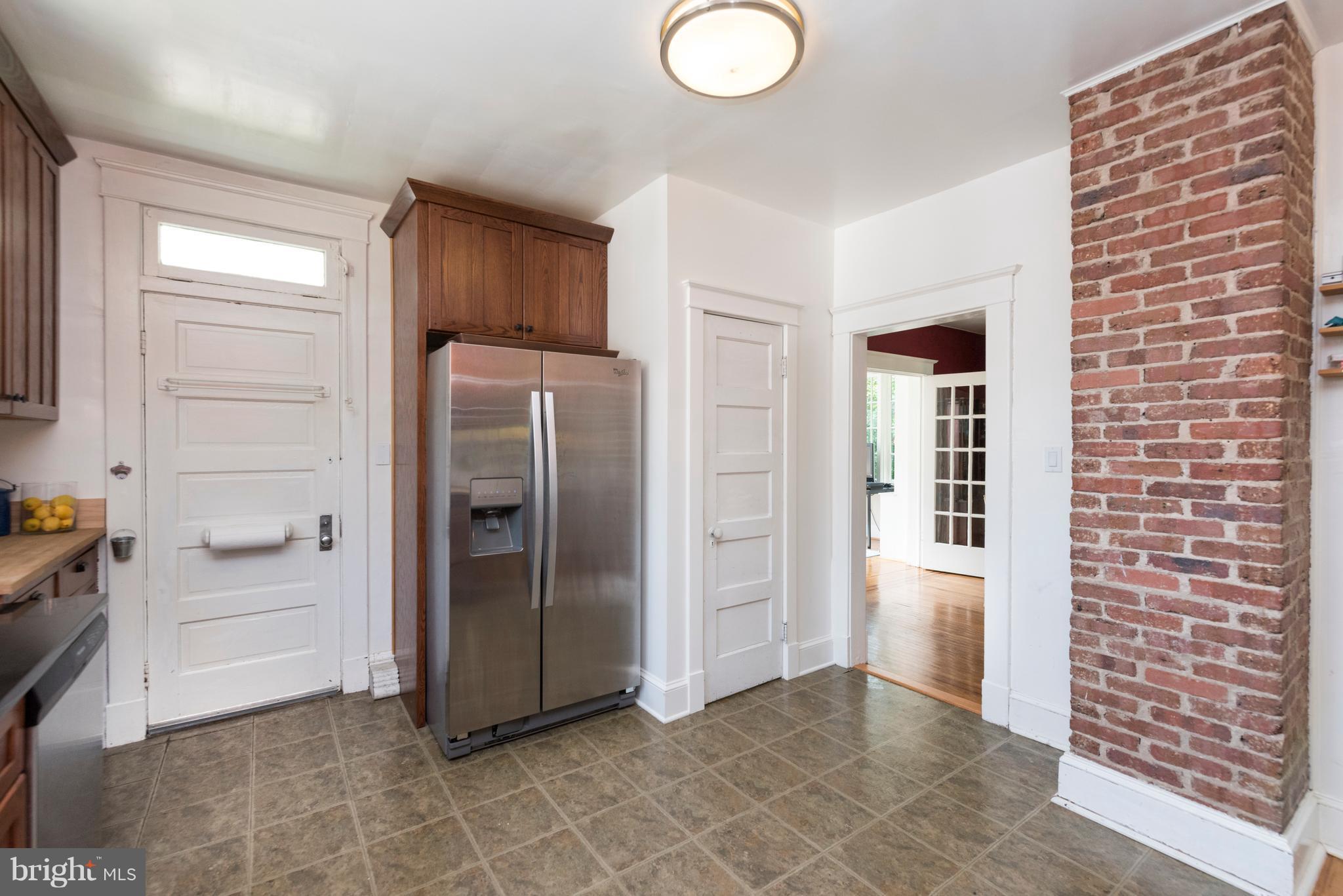 5733 Ridgedale Road Baltimore, MD 21209 - Photo 21 of 30 Kitchen