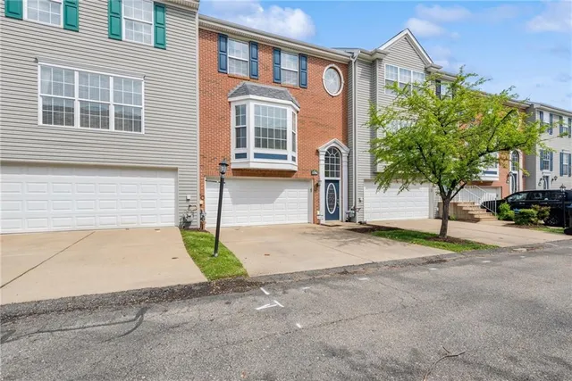 $359,900 | 176 Berry Field Court, Wexford, PA 15090
