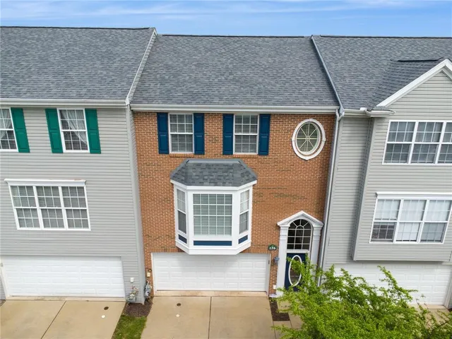 $359,900 | 176 Berry Field Court, Wexford, PA 15090