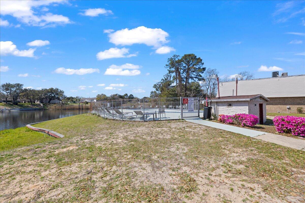 210 Pelham Road, Unit 204B Fort Walton Beach, FL 32547 - Photo 22 of 25 21-22-pool