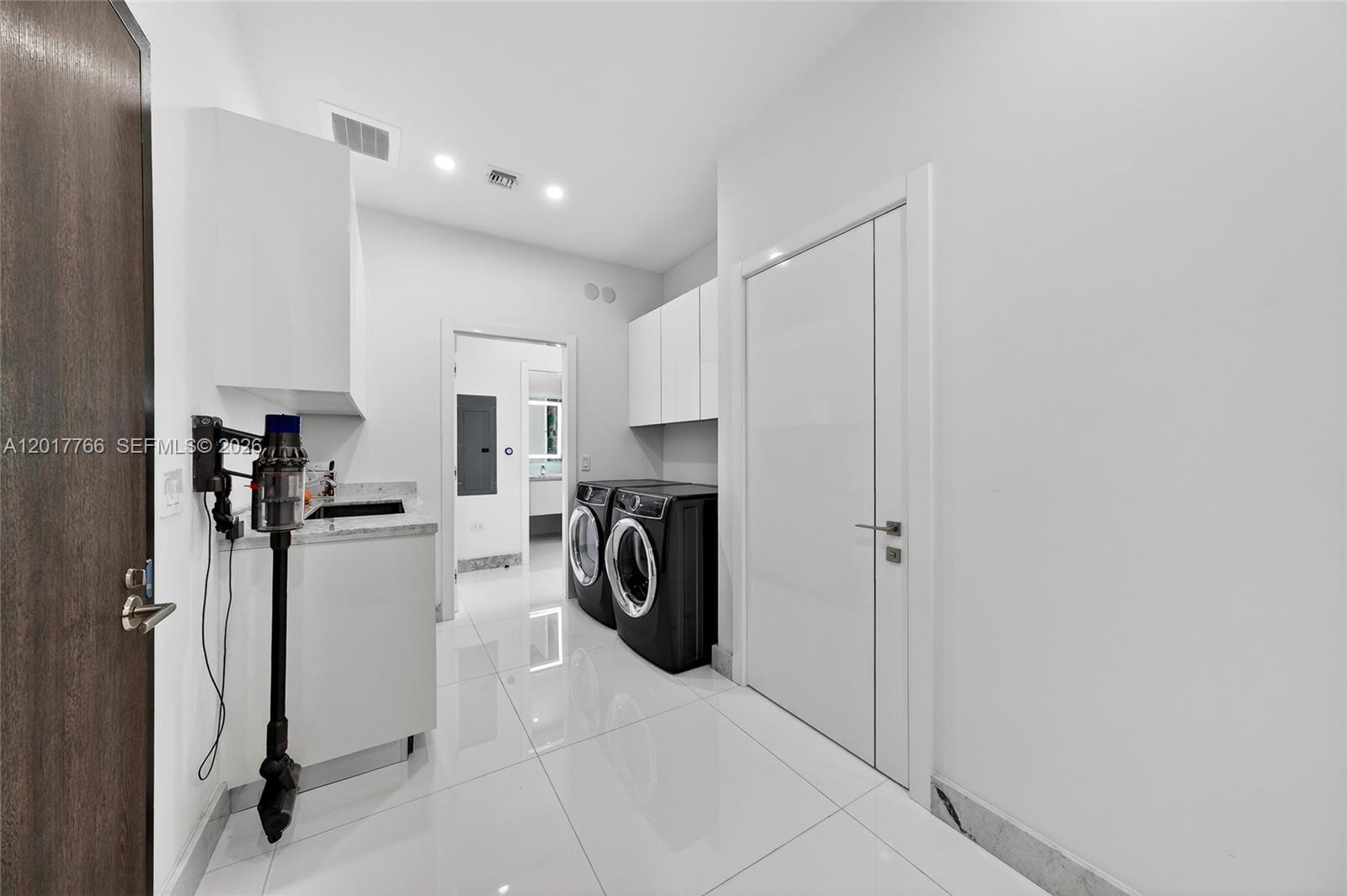 88 Southwest 7th Street, Unit PH4202 Miami, FL 33130 - Photo 55 of 88 Laundry/Service Entrance