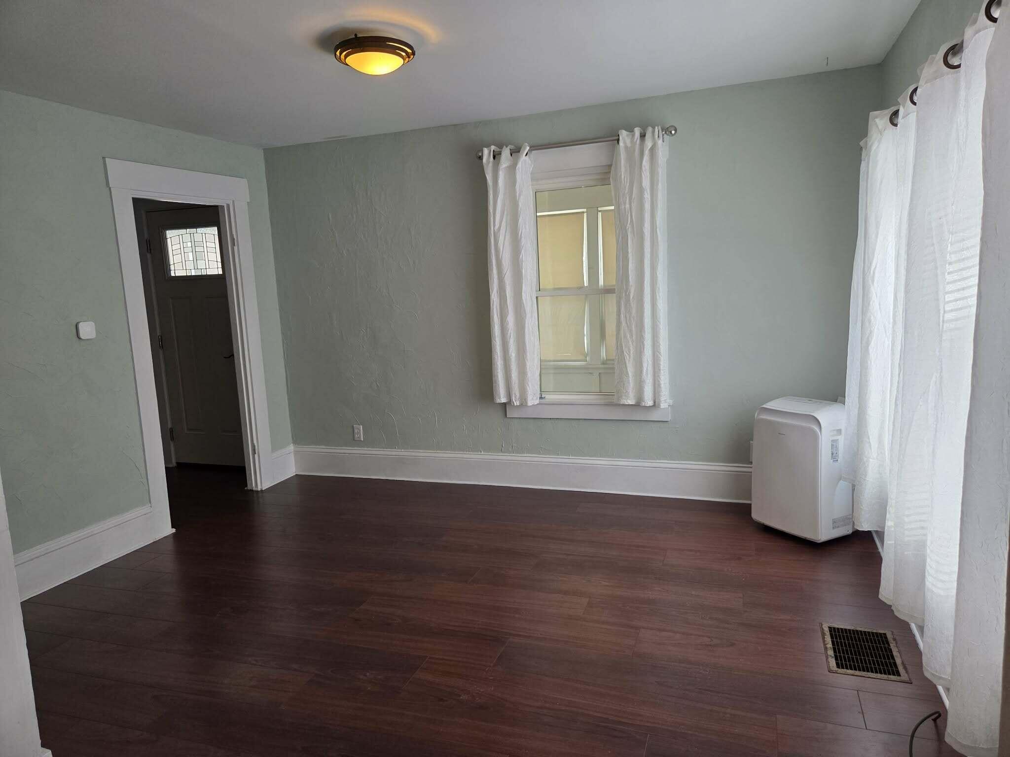 8 Edes Avenue Dover-Foxcroft, ME 04426 - Photo 14 of 47 living room