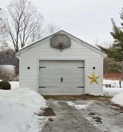 $184,900 | 8 Edes Avenue, Dover-Foxcroft, ME 04426