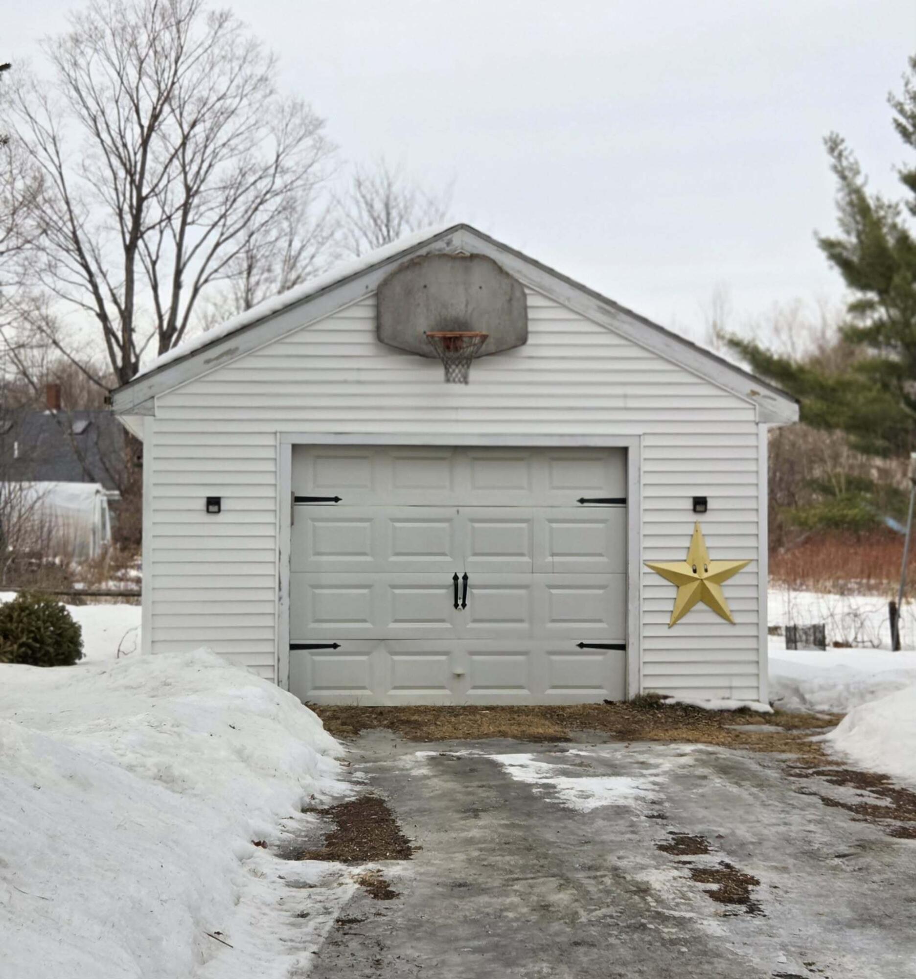8 Edes Avenue Dover-Foxcroft, ME 04426 - Photo 4 of 47 6c1745e0-825d-43ac-bca4-d28cfb9709c3 (1)