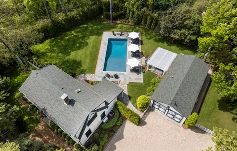 $2,395,000 | 91 East Tiana Road, Hampton Bays, NY 11946