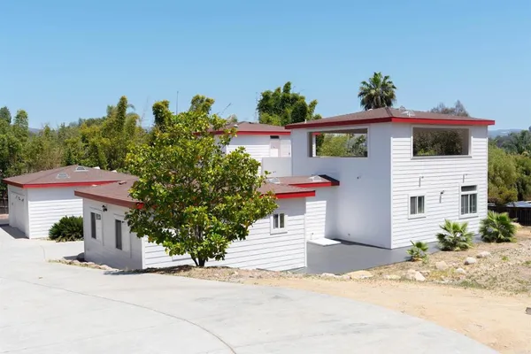 $3,000,000 | 441 Rancho Santa Fe Road, Encinitas, CA 92024