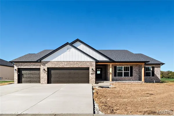 $585,000 | 1365 Dove Holw Circle, O'Fallon, IL 62269