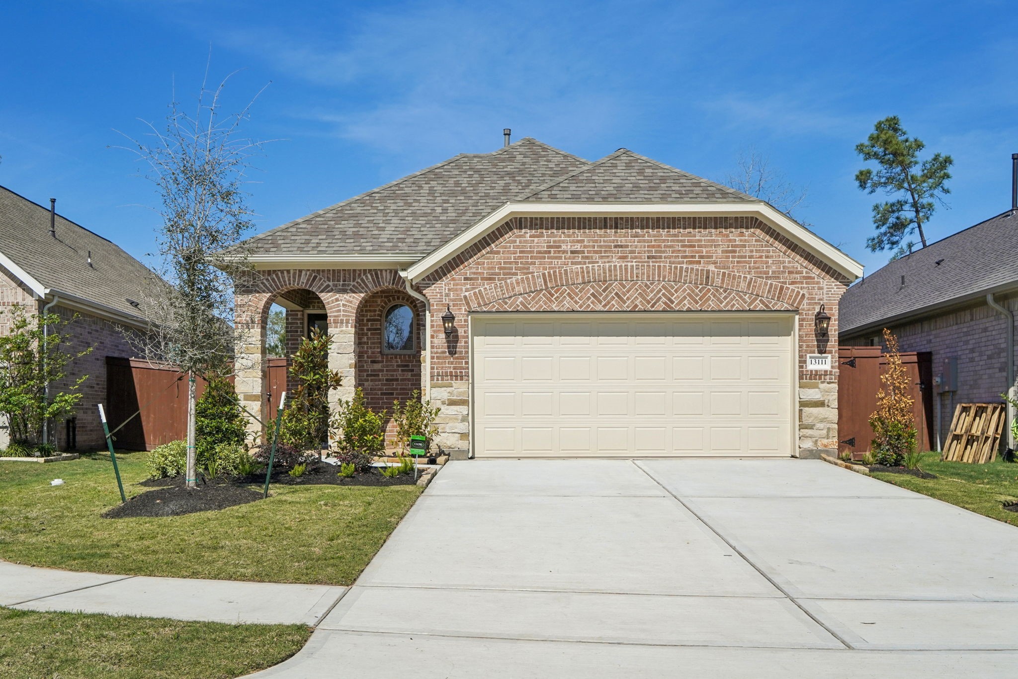 13111 Hidden Village Conroe, TX 77302 - Photo 2 of 29