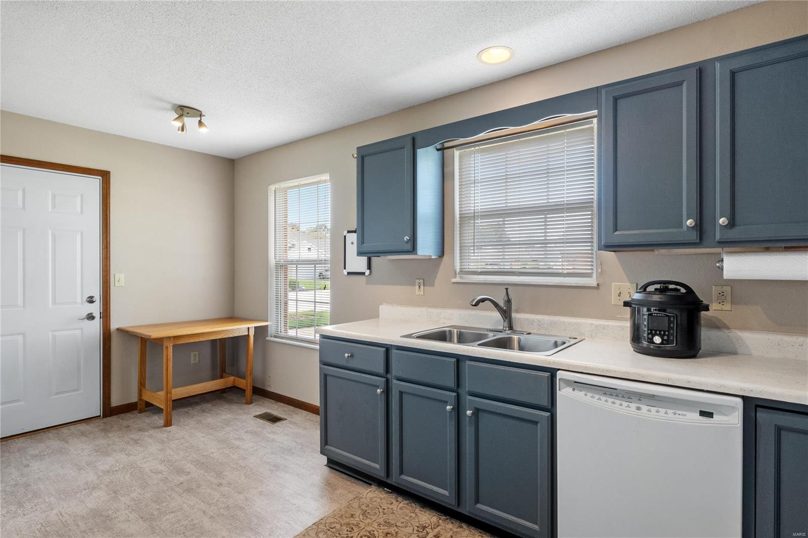 314 Radcliff Road Shiloh, IL 62221 - Photo 13 of 28