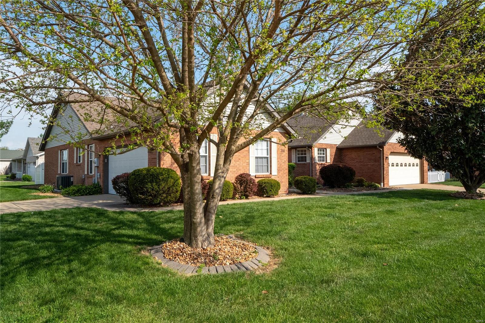 314 Radcliff Road Shiloh, IL 62221 - Photo 3 of 28