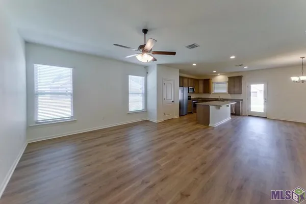 $1,945 | 206 Teddy Lane, Lafayette, LA 70507