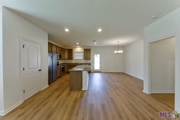 $1,945 | 206 Teddy Lane, Lafayette, LA 70507