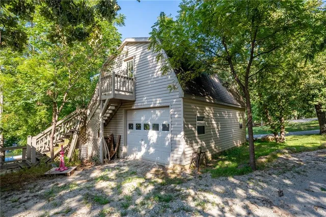 $945,000 | 2022 Lake Viking Terrace, Gallatin, MO 64640