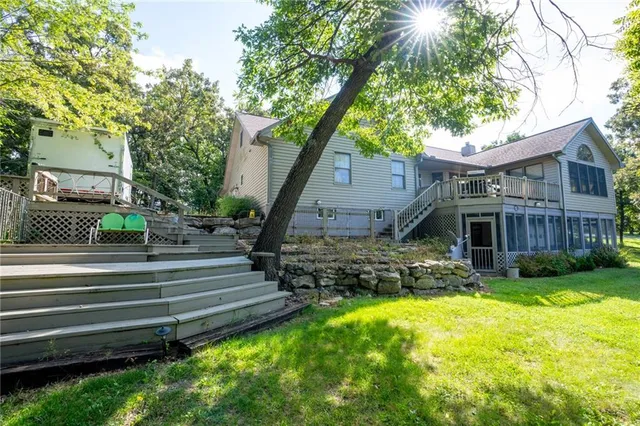 $945,000 | 2022 Lake Viking Terrace, Gallatin, MO 64640