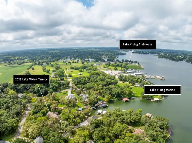 $945,000 | 2022 Lake Viking Terrace, Gallatin, MO 64640