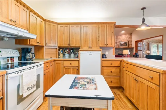 $945,000 | 2022 Lake Viking Terrace, Gallatin, MO 64640