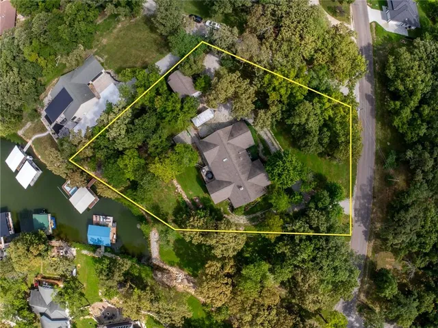 $945,000 | 2022 Lake Viking Terrace, Gallatin, MO 64640