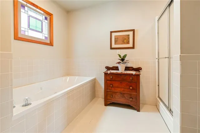 $945,000 | 2022 Lake Viking Terrace, Gallatin, MO 64640