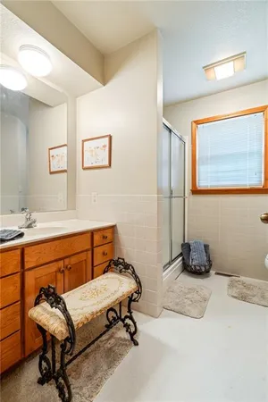 $945,000 | 2022 Lake Viking Terrace, Gallatin, MO 64640