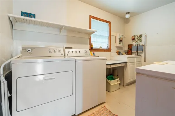 $945,000 | 2022 Lake Viking Terrace, Gallatin, MO 64640