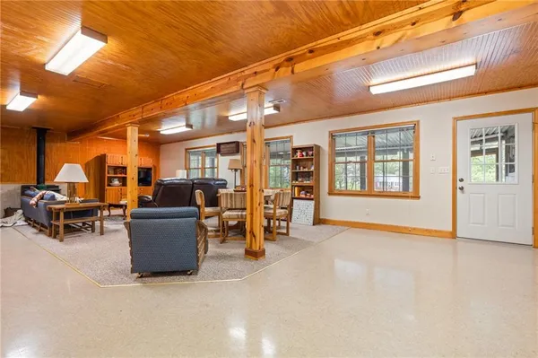 $945,000 | 2022 Lake Viking Terrace, Gallatin, MO 64640