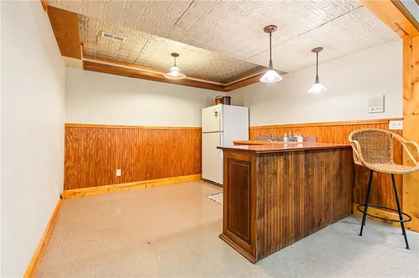 $945,000 | 2022 Lake Viking Terrace, Gallatin, MO 64640