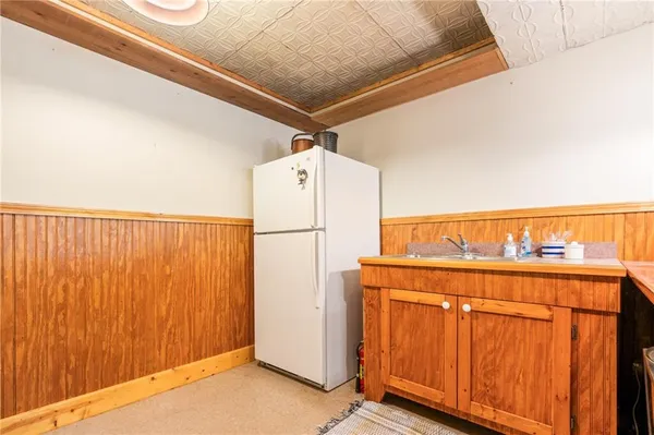 $945,000 | 2022 Lake Viking Terrace, Gallatin, MO 64640