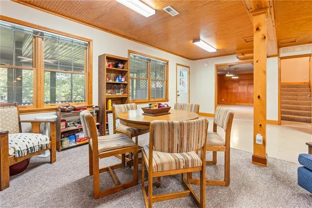 $945,000 | 2022 Lake Viking Terrace, Gallatin, MO 64640