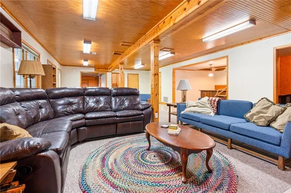 $945,000 | 2022 Lake Viking Terrace, Gallatin, MO 64640