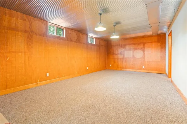 $945,000 | 2022 Lake Viking Terrace, Gallatin, MO 64640