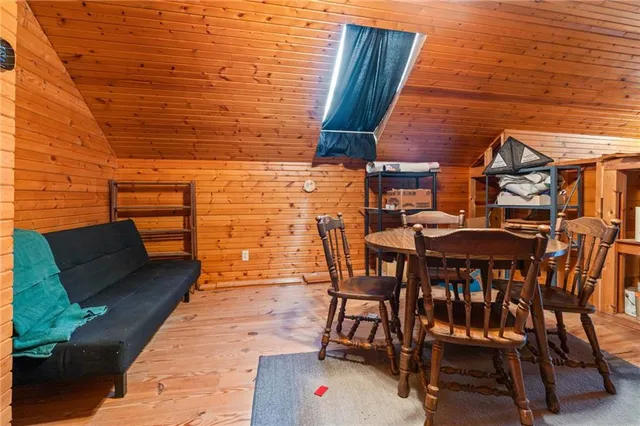 $945,000 | 2022 Lake Viking Terrace, Gallatin, MO 64640