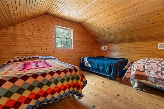 $945,000 | 2022 Lake Viking Terrace, Gallatin, MO 64640