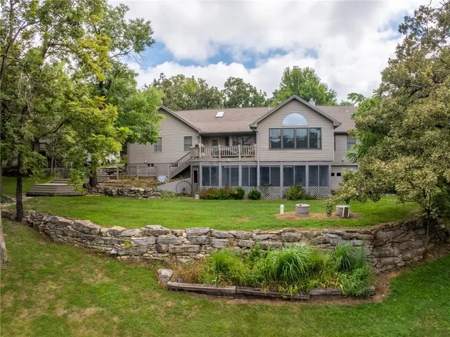 $945,000 | 2022 Lake Viking Terrace, Gallatin, MO 64640