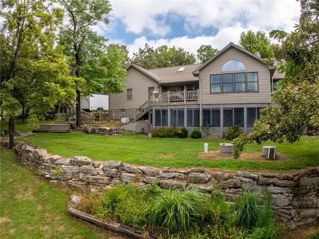 $945,000 | 2022 Lake Viking Terrace, Gallatin, MO 64640