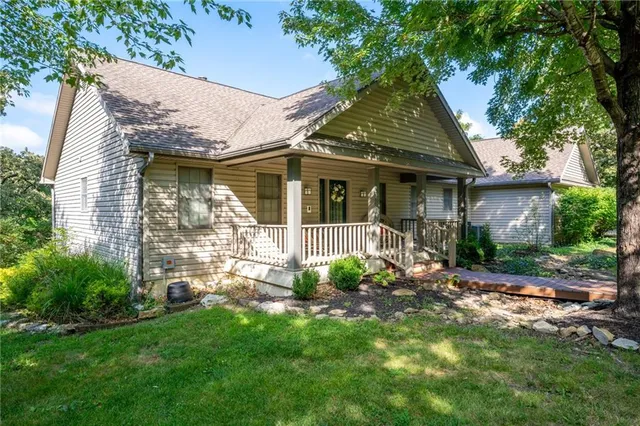 $945,000 | 2022 Lake Viking Terrace, Gallatin, MO 64640