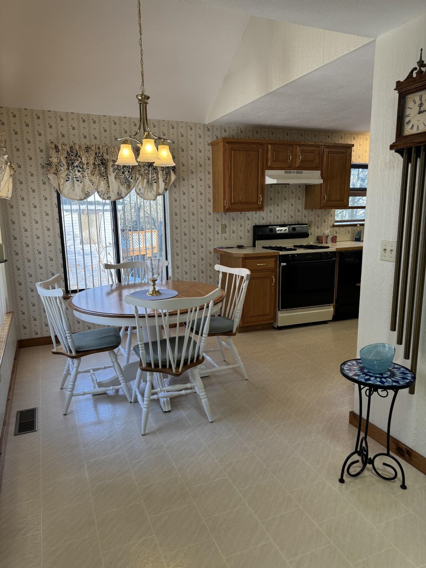 40 Overlook Drive Atkinson, NH 03811 - Photo 5 of 23