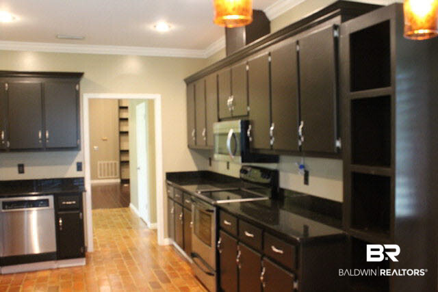 117 Ferncliff Circle Daphne, AL 36526 - Photo 4 of 13 Kitchen
