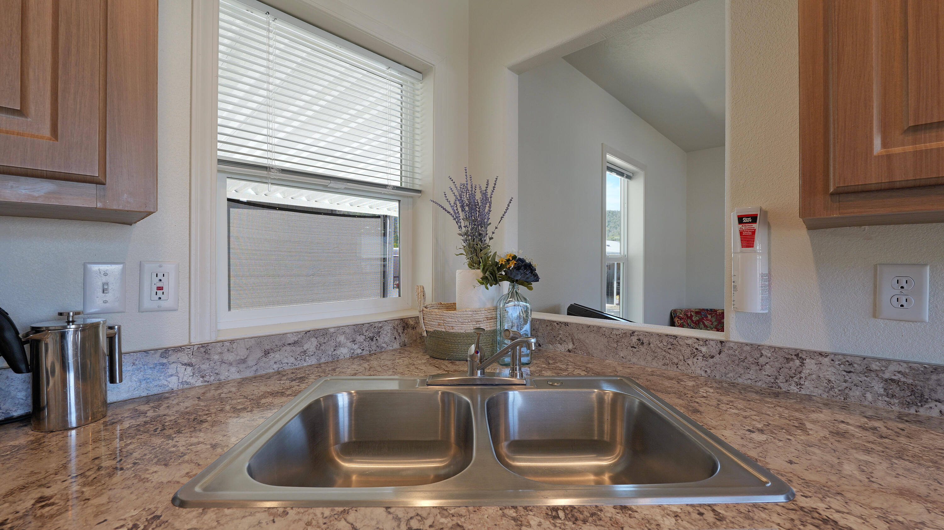 8401 Old Stage Road, Unit 13 Central Point, OR 97502 - Photo 35 of 63 Kitchen Sink