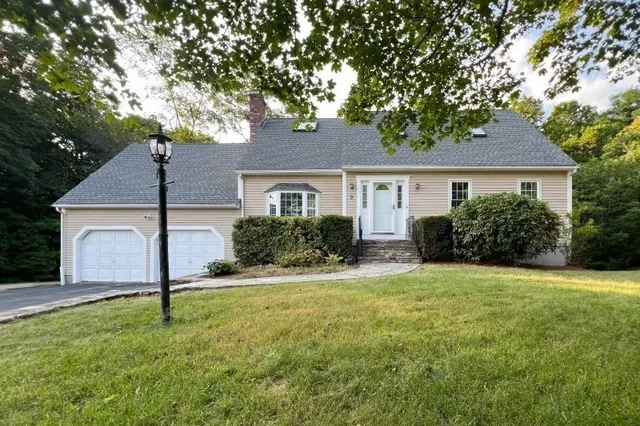 $749,000 | 9 Heritage Road, Shrewsbury, MA 01545