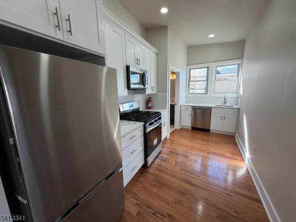 $2,600 | 30 West Pleasant Avenue, Unit 2E, Maywood, NJ 07607