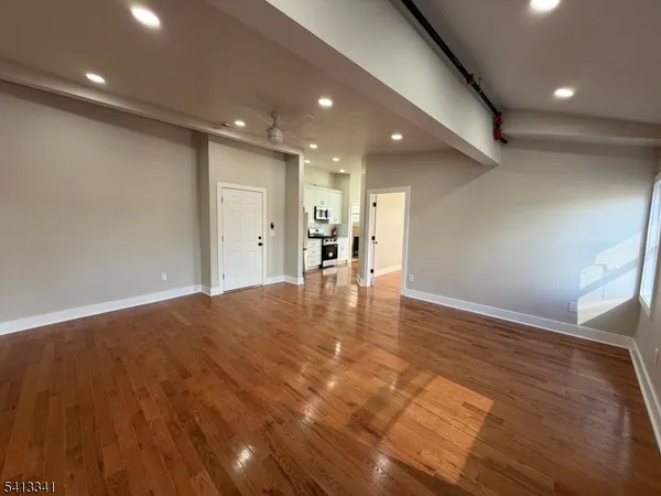 $2,600 | 30 West Pleasant Avenue, Unit 2E, Maywood, NJ 07607